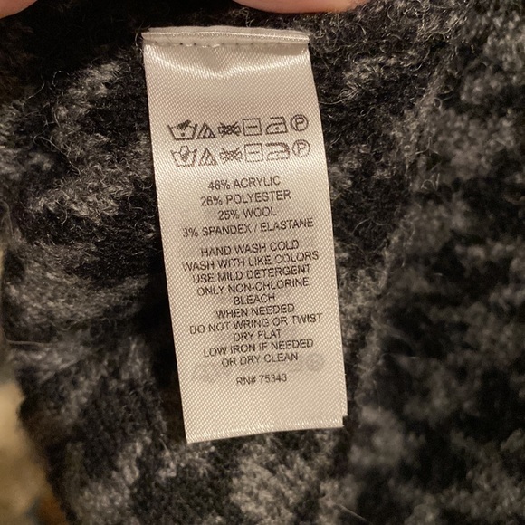 MAX STUDIO wool blend long sweater jacket. Black and gray herringbone. Size US M - Picture 8 of 10